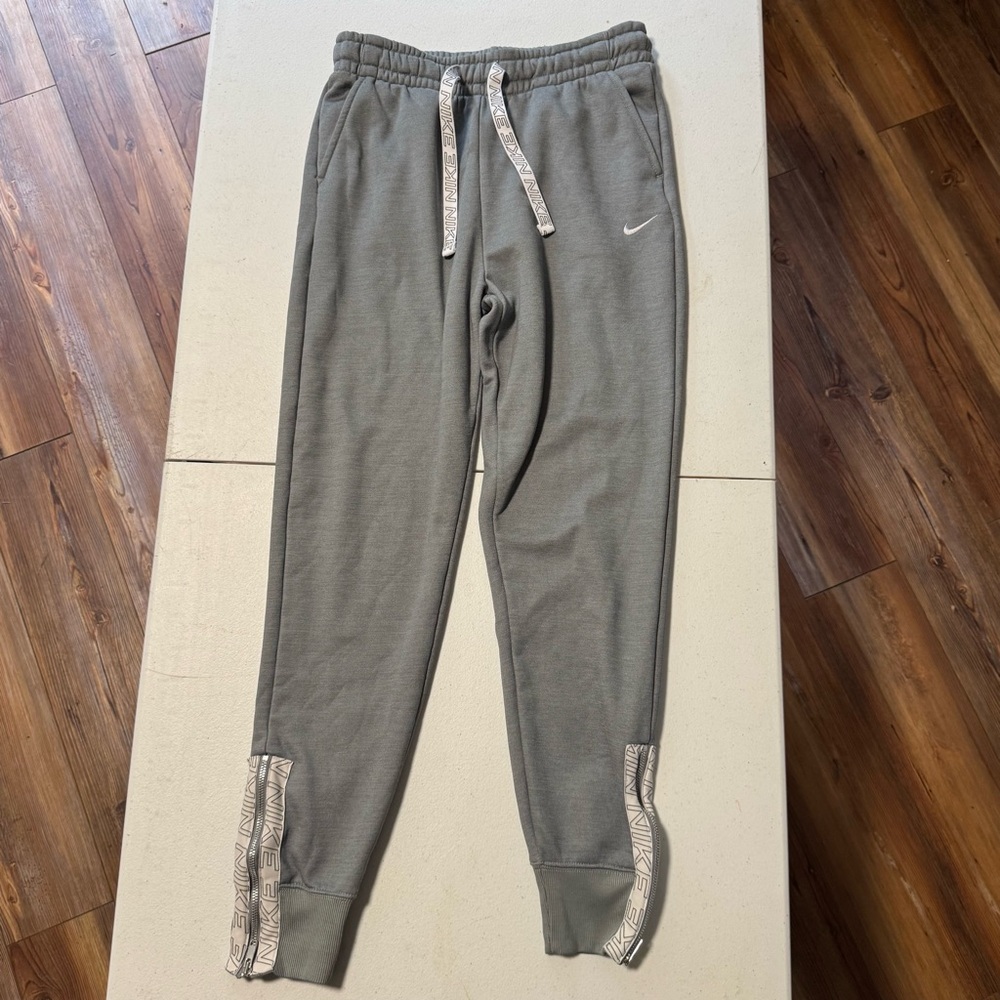Nike Dri-FIT Gray Joggers with White Lining XS